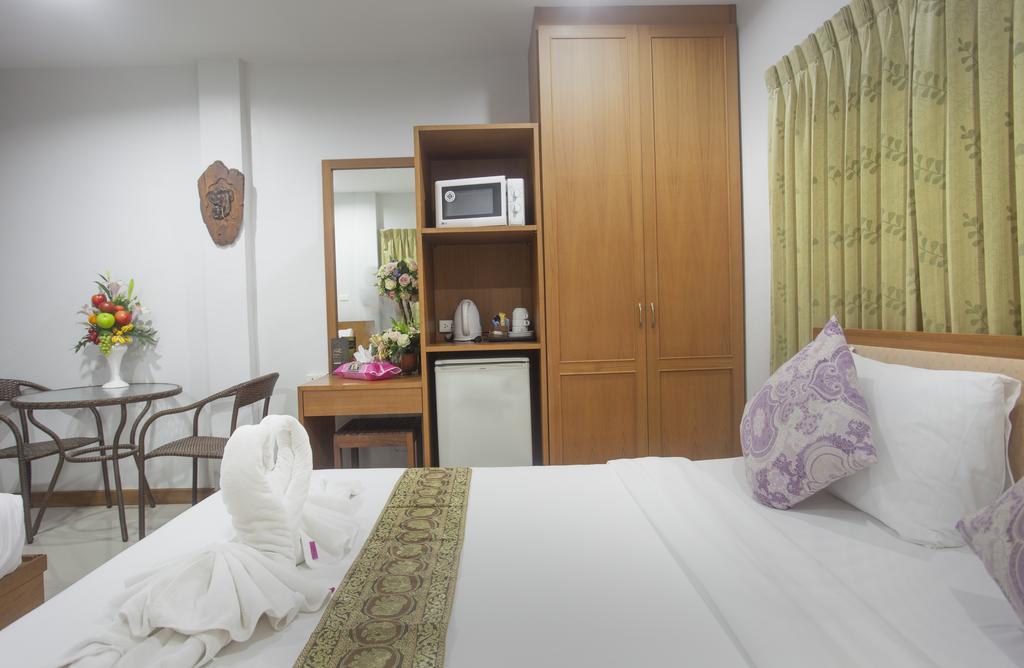 Hip Yaya Residences Patong Экстерьер фото