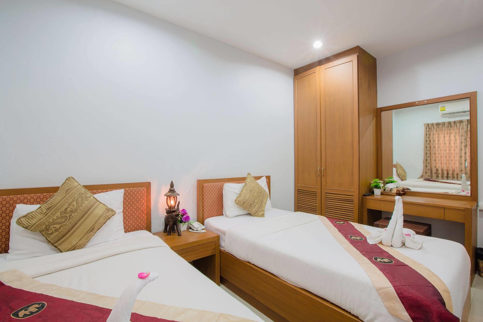 Hip Yaya Residences Patong Экстерьер фото