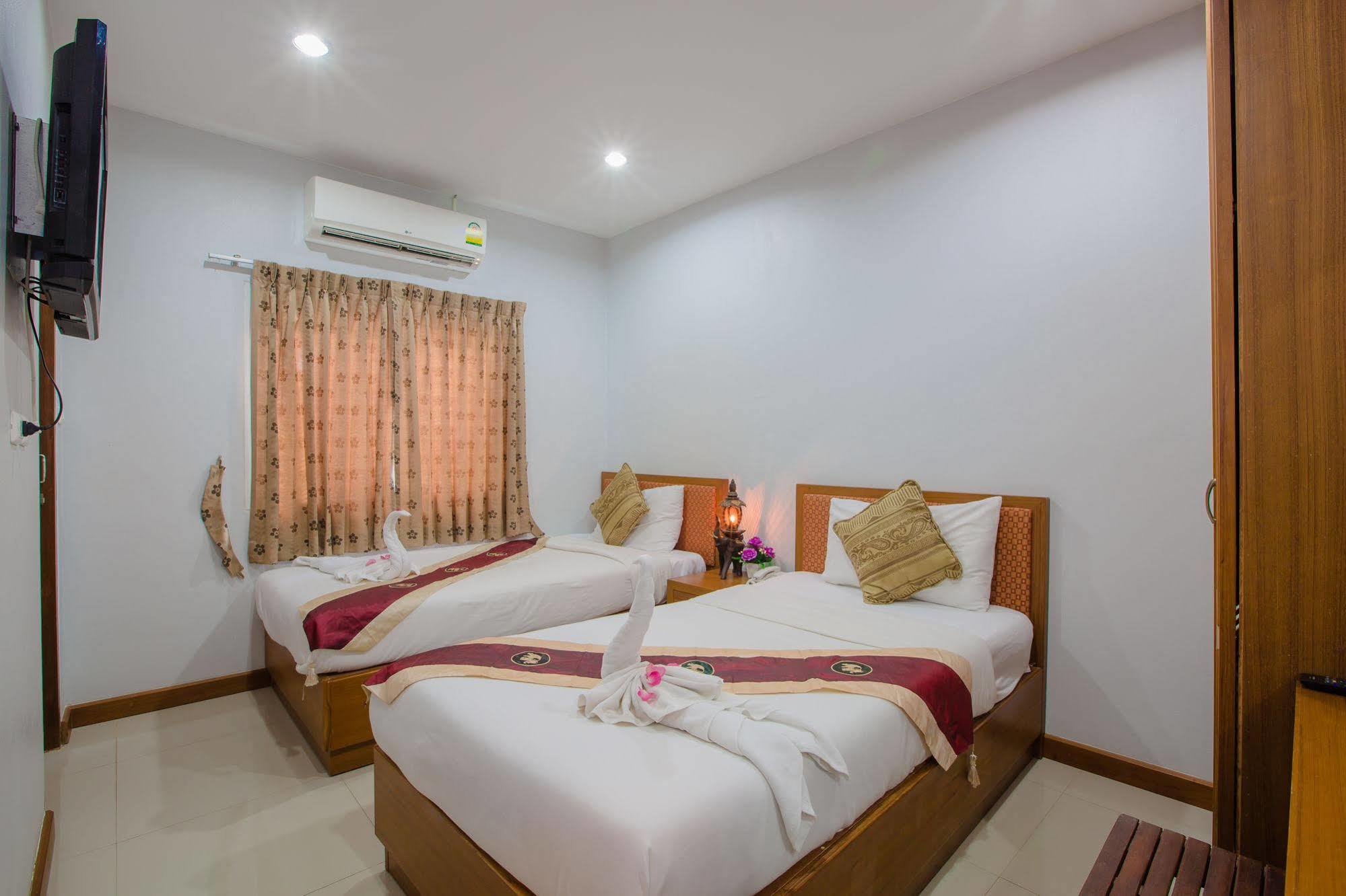 Hip Yaya Residences Patong Экстерьер фото